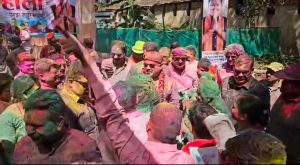 शिक्षा मंत्री गजेन्द्र यादव के सेवा सदन कार्यालय में होली मिलन समारोह की धूम