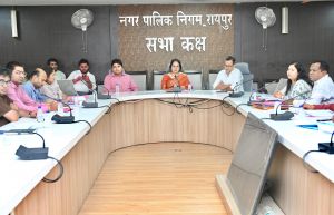 सभी जोन कमिश्नर प्रतिदिन वार्डों में जलापूर्ति का नियमित निरीक्षण करें