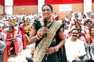  महतारी वंदन योजना से सशक्त हुई महिलाएं, सरस्वती केंवट ने बढ़ाया अपना होटल व्यवसाय