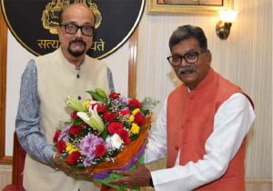  राज्यपाल श्री डेका से नेता प्रतिपक्ष श्री महंत ने सौजन्य भेंट की