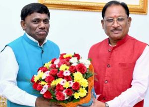   मुख्यमंत्री विष्णु देव साय से गोवा के मंत्री रमेश तावड़कर की सौजन्य भेंट