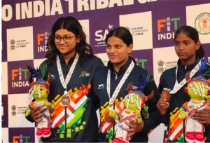  कर्नाटक के तैराक मणिकांता ने स्वर्ण पदकों की हैट्रिक पूरी की, छत्तीसगढ़ की अनुष्का भगत ने जीता दूसरा पदक