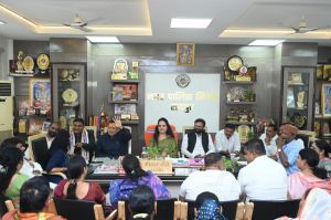 महापौर मीनल ने नगर निगम सामान्य सभा के पूर्व सत्ता पक्ष भाजपा पार्षदों की बैठक ली