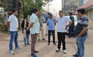  आयुक्त ने किया शहर के विभिन्न विकास कार्यों का निरीक्षण 