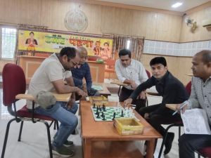 रायपुर प्रेस क्लब खेल मंडई-: लक्ष्मण, हितेश व महादेव मैच जीतकर अगले दौर में