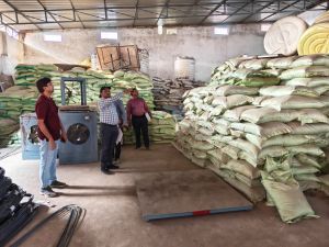 खरीफ पूर्व कृषि केंद्रों का निरीक्षण,अनियमितता पर दो केंद्रों को नोटिस