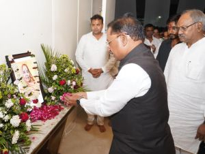  मुख्यमंत्री विष्णु देव साय ने स्व.  प्रेमलता अग्रवाल को दी श्रद्धांजलि