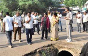  कलेक्टर  ने बालोद शहर की व्यवस्थाओं का लिया जायजा