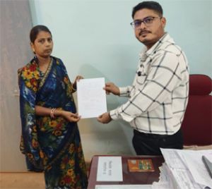  प्रोजेक्ट राहत के अंतर्गत आवेदिका श्रीमती शैल वर्मा को सहायता राशि स्वीकृत