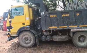 अवैध खनिज उत्खनन व परिवहन पर कड़ी कार्रवाई, दो टीपर जब्त