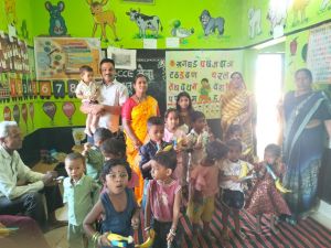  बच्चों के चेहरों पर मुस्कान, कर्मचारियों का जन्मदिन बना यादगार