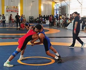 सिविक सेंटर में जारी है अंडर 20 कुश्ती का महासंग्राम 