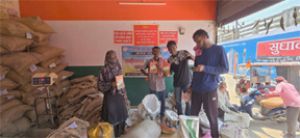  तीन माह के खाद्यान्न का सुचारू रूप से हो रहा भंडारण व वितरण