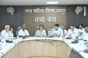  नागरिकों को गर्मी में जल की उपलब्धता नगर निगम का दायित्व, इसे अच्छी तरह निर्वहन करें:- महापौर मीनल चौबे 