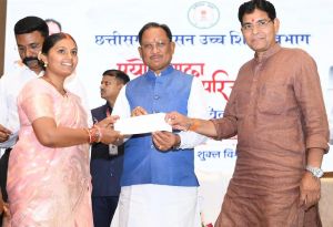  युवाओं के उज्ज्वल भविष्य के लिए सरकार पूर्णतः प्रतिबद्ध : मुख्यमंत्री विष्णु देव साय