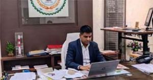  कलेक्टर ने स्व-गणना पोर्टल पर स्वयं अपना फॉर्म भरकर मकान-सूचीकरण की प्रक्रिया की पूर्ण