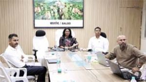  मुख्य सचिव ने प्रभावित ग्रामों के विकास हेतु विलेज एक्शन प्लान तैयार कर डीएमएफ की राशि का समुचित उपयोग करने के दिए निर्देश