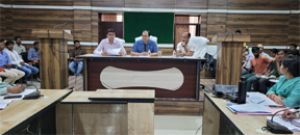  तखतपुर जनपद में विकास कार्यों की समीक्षा, योजनाओं के क्रियान्वयन में तेजी लाने कलेक्टर ने दिए निर्देश