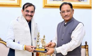 मुख्यमंत्री से सांसद  विष्णु दत्त शर्मा ने की सौजन्य मुलाकात