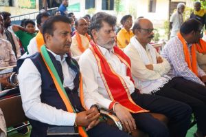  मुख्यमंत्री, प्रदेश अध्यक्ष समेत भाजपा नेताओं ने विभिन्न स्थानों पर सुनी 'मन की बात'