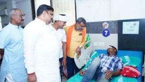 जिला अस्पताल पहुँचे मंत्री गजेन्द्र यादव, दुर्घटना में घायलों से मुलाकात कर उपचार व्यवस्था की जानकारी लिए