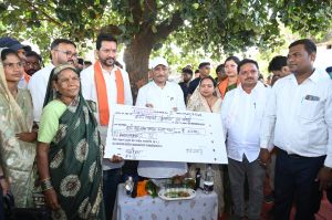  सुशासन तिहार: चौपाल में मिली राहत, सरलाबाई मरावी की समस्या का मुख्यमंत्री ने किया त्वरित समाधान