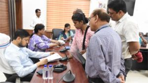  जनदर्शन में आवास, पेयजल और अवैध कब्जा हटाने लगाई गई गुहार, कलेक्टर ने दिए त्वरित निराकरण के निर्देश