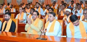   पश्चिम बंगाल और असम विस चुनाव के प्रवासी कार्यकर्ताओं को बैठक में सम्मानित किया गया