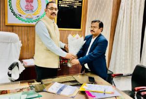 संभागायुक्त धावड़े ने आयुक्त रायपुर संभाग का पदभार संभाला