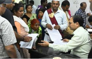  कलेक्टर ने जनदर्शन में सुनी लोगों की समस्याएं