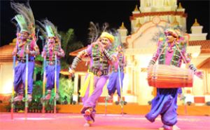  इंदौर मालवा महोत्सव में छाया रहा गेड़ी नृत्य का जादू !