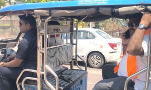 ई-रिक्शा में निकले स्कूल शिक्षा मंत्री गजेंद्र यादव, बोले- &ldquo;फॉर्च्यूनर और इसमें कोई अंतर नहीं