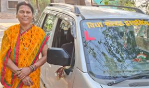  महतारी गौरव वर्ष स्पेशल- जब महिलाओं का स्टीयरिंग संभालना था चुनौती, तब सुखिया वर्मा ने लिखी आत्मनिर्भरता की कहानी