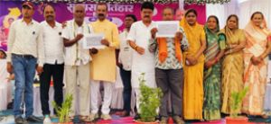  गुण्डरदेही विकासखण्ड के ग्राम राहुद में जनसमस्या निवारण शिविर का हुआ आयोजन
