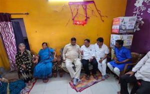  दुर्ग के आर्य नगर में एक ही परिवार के चार सदस्यों के निधन पर मंत्री गजेन्द्र यादव ने जताया गहरा शोक