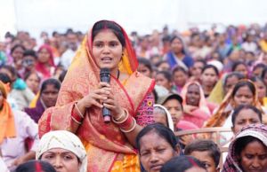 प्रधानमंत्री आवास योजना से मिला सुरक्षित आशियाना, कच्चे घर से पक्के मकान तक पहुंची जिंदगी प्रधानमंत्री आवास योजना से मिला सुरक्षित आशियाना, कच्चे घर से पक्के मकान तक पहुंची जिंदगी