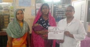  &ldquo;प्रोजेक्ट ग्रीन पालना&ldquo; पर्यावरण संरक्षण का संदेश, प्रसूता माताओं को हरियाली की भेंट