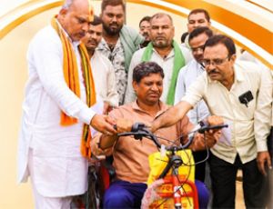  दिव्यांग संतोष के जीवन में आई आत्मनिर्भरता की नई सुबह