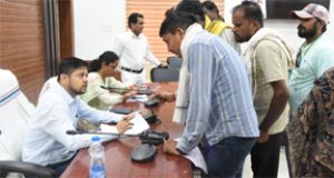  ग्रामीणों ने नहर पर बने पुल का पुर्ननिर्माण कराने जनदर्शन में दिया आवेदन