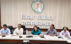  सीईओ जिला पंचायत ने पंचायत एवं ग्रामीण विकास विभाग के विभिन्न योजनाओं एवं कार्यों के प्रगति की समीक्षा की