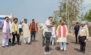  उप मुख्यमंत्री अरुण साव ने निर्माणाधीन सड़क का किया निरीक्षण 