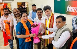  पूर्व कांग्रेस महिला जिला अध्यक्ष कमल झज्ज समेत 14 कांग्रेसियों ने थामा भाजपा का दामन