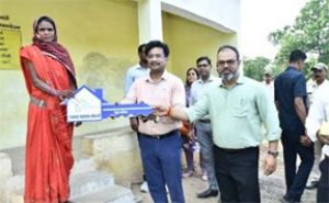 पीएम जनमन योजना से जनजातीय परिवार को मिला पक्के घर का सपना पीएम जनमन योजना से जनजातीय परिवार को मिला पक्के घर का सपना
