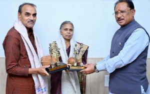  &rsquo;बस्तर और जनजातीय समाज के लिए चार दशक का समर्पण मानवता की असाधारण मिसाल: मुख्यमंत्री  