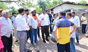 मंत्री गजेन्द्र यादव का वार्ड 48 में दौरा, नागरिकों से संवाद कर सड़क, पेयजल एवं मूलभूत सुविधाओं का विस्तार करने दिए निर्देश