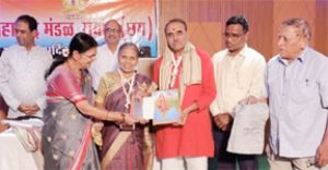  आज के सावरकर है डॉ. गोडबोले दंपती: काले