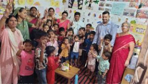  कर्मचारियों का जन्मदिन बना यादगार