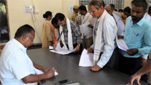  कलेक्टर जनदर्शन में सुनी गई आम लोगों की समस्याएं