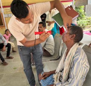  रोशनी लौटाने की मुहिम में छत्तीसगढ़ आगे: 1.63 लाख से अधिक मोतियाबिंद ऑपरेशन से हजारों चेहरों पर लौटी मुस्कान