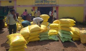 मुंगेली में उर्वरकों का भरपूर भंडारण, किसानों को मिल रहा पर्याप्त खाद